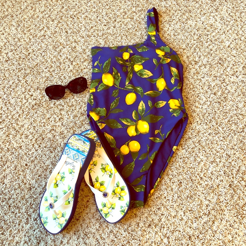 ✨Final Price✨ 🍋 Brand new Ladies Lemon Swimsuit